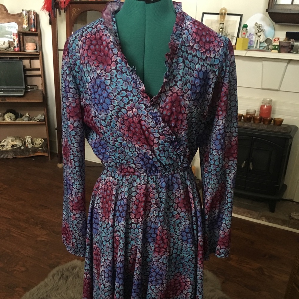 1970’s Vintage Long Sleeve Polyester Dress